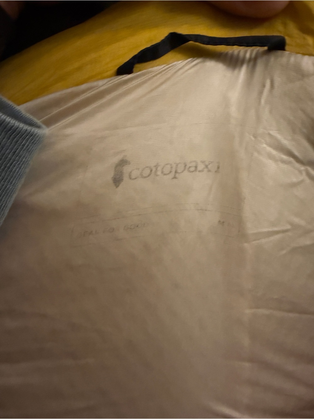 Cotopaxi Men’s Puffer Jacket Med Yellow and Blue - Picture 3 of 3